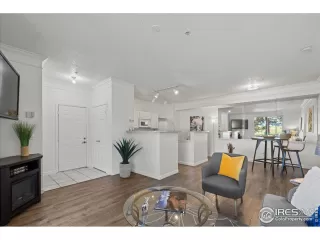 Photo #3: 1012839 Listing