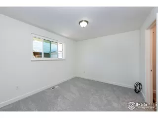 Photo #4: 1012847 Listing