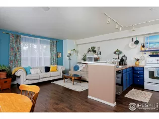 Photo #3: 1012908 Listing