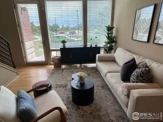 Photo #1: 1012948 Listing