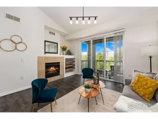 Photo #3: 1012949 Listing