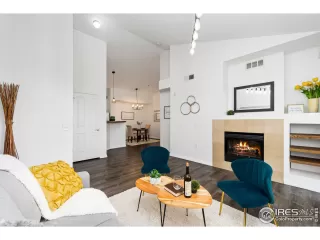 Photo #5: 1012949 Listing