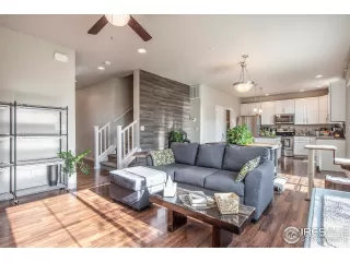 Photo #4: 1012988 Listing