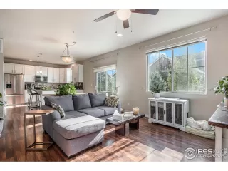 Photo #5: 1012988 Listing