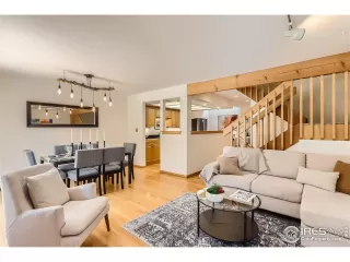 Photo #4: 1013005 Listing