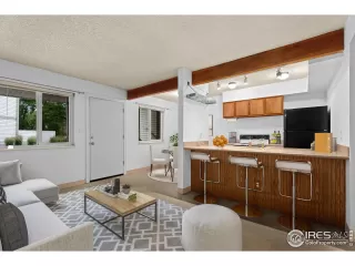 Photo #2: 1013028 Listing