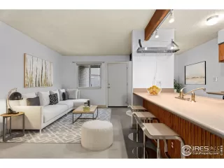 Photo #3: 1013028 Listing