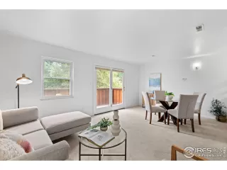 Photo #5: 1013047 Listing