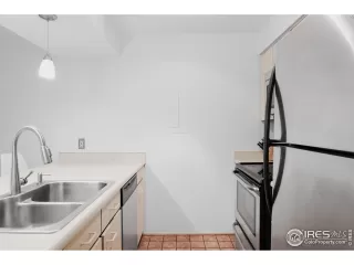 Photo #5: 1013149 Listing