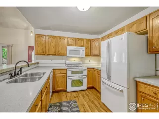 Photo #6: 1013157 Listing