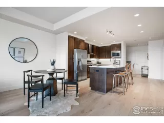 Photo #5: 1013166 Listing