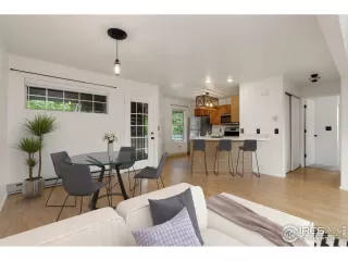 Photo #6: 1013237 Listing