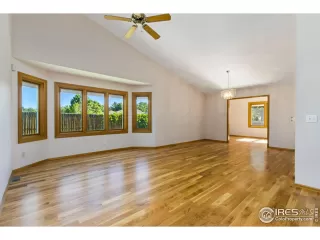 Photo #3: 1013421 Listing