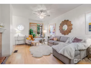 Photo #5: 1013512 Listing