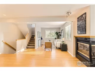 Photo #6: 1013571 Listing