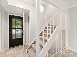 Photo #4: 1013619 Listing