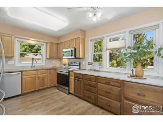 Photo #3: 1013668 Listing