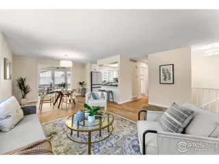 Photo #3: 1013816 Listing