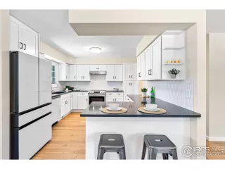 Photo #5: 1013816 Listing