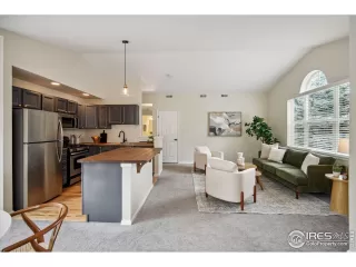 Photo #4: 1013863 Listing