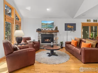 Photo #6: 1013927 Listing