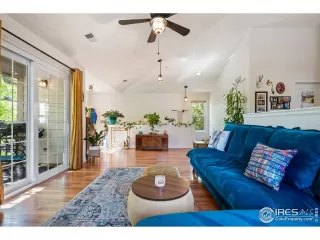 Photo #5: 1013945 Listing