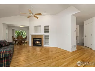 Photo #4: 1014097 Listing