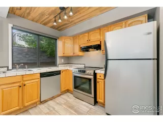 Photo #3: 1014114 Listing