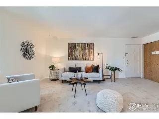 Photo #5: 1014143 Listing