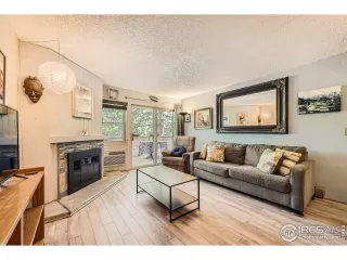 Photo #4: 1014282 Listing