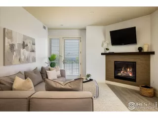 Photo #4: 1014318 Listing