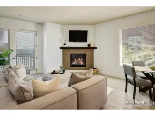 Photo #5: 1014318 Listing