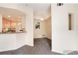 Photo #6: 1014392 Listing