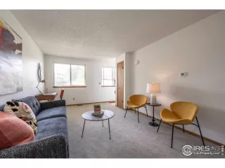 Photo #6: 1014411 Listing