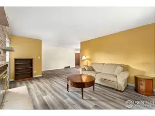 Photo #2: 1014418 Listing