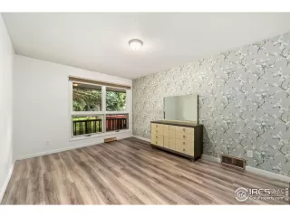 Photo #4: 1014418 Listing