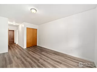 Photo #5: 1014418 Listing