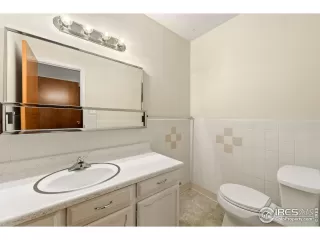 Photo #6: 1014418 Listing