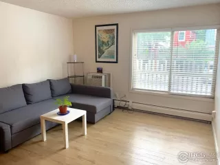 Photo #4: 1014426 Listing