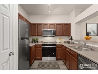 Photo #2: 1014435 Listing