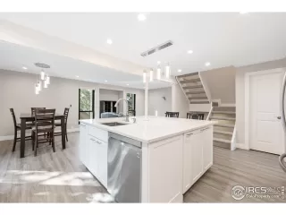 Photo #1: 1014479 Listing