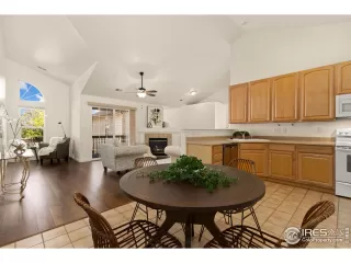 Photo #6: 1014543 Listing