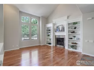 Photo #4: 1014565 Listing