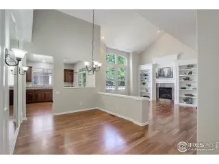 Photo #5: 1014565 Listing