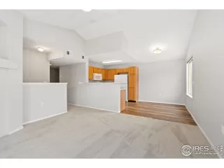 Photo #6: 1014575 Listing