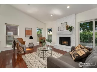 Photo #3: 1014618 Listing