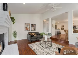 Photo #4: 1014618 Listing