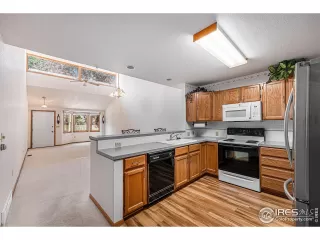 Photo #6: 1014639 Listing