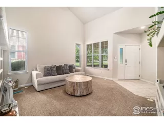 Photo #2: 1014663 Listing