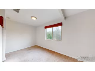 Photo #6: 1014672 Listing